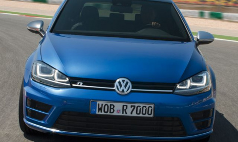 VW выпустил фото и промо-клип нового Golf R